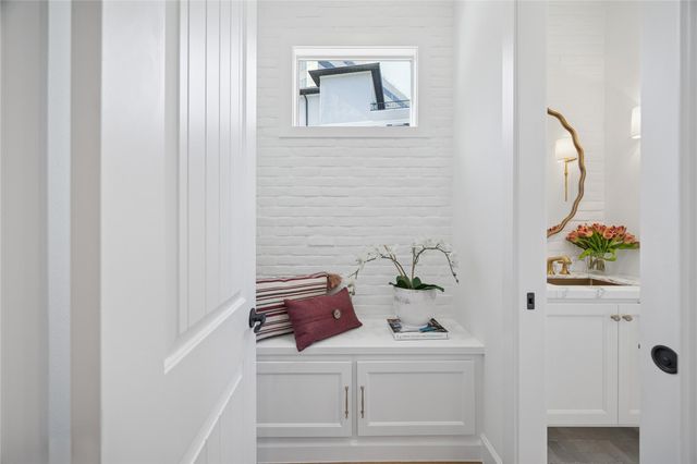 2031 Sheridan Street A, Houston, TX 77030