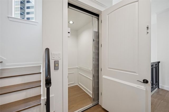 2031 Sheridan Street A, Houston, TX 77030