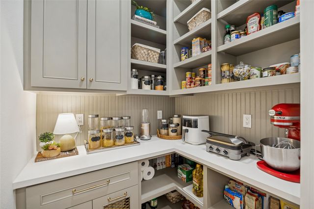 2031 Sheridan Street A, Houston, TX 77030