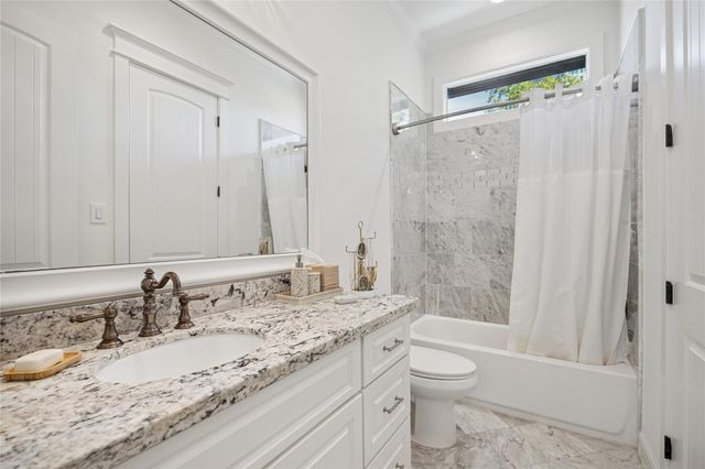 2031 Sheridan Street A, Houston, TX 77030