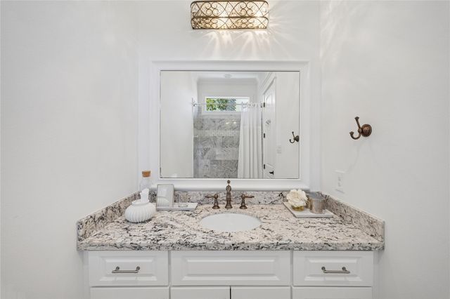 2031 Sheridan Street A, Houston, TX 77030