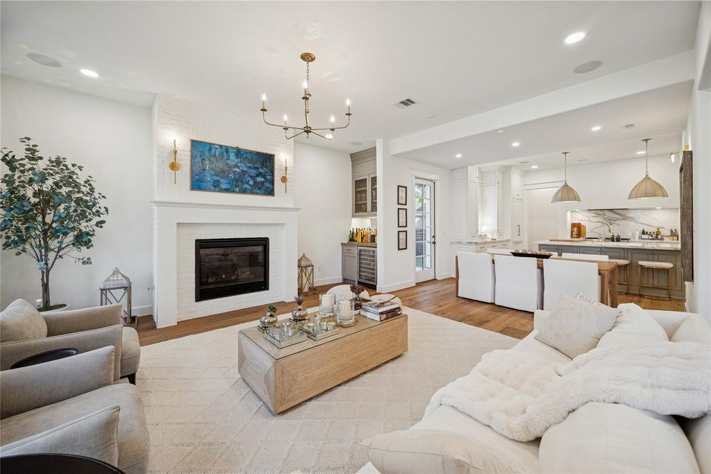 2031 Sheridan Street A, Houston, TX 77030