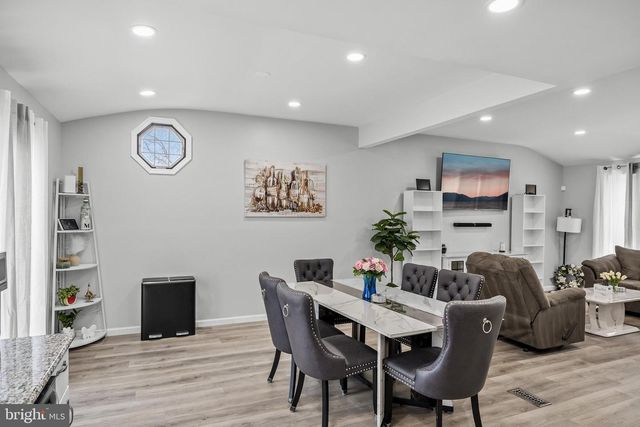 239 BOYER AVE, West Berlin, NJ 08091