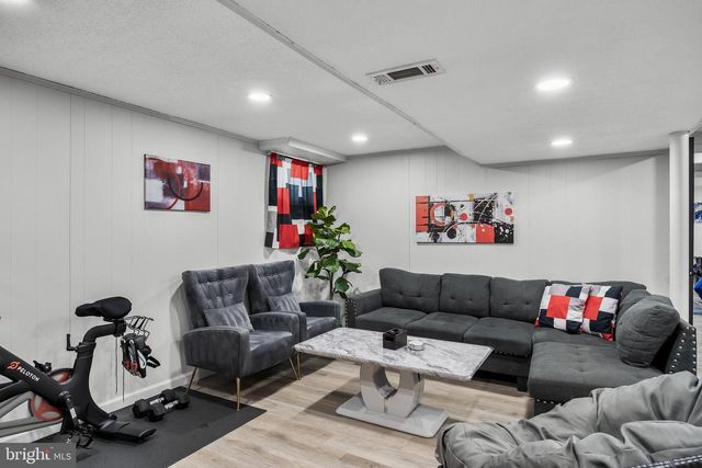 239 BOYER AVE, West Berlin, NJ 08091