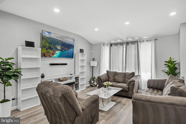 239 BOYER AVE, West Berlin, NJ 08091