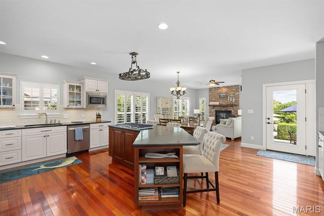 3534 S Arbor Lake Drive, Edwardsville, IL 62025