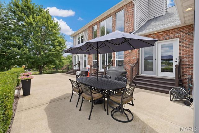 3534 S Arbor Lake Drive, Edwardsville, IL 62025
