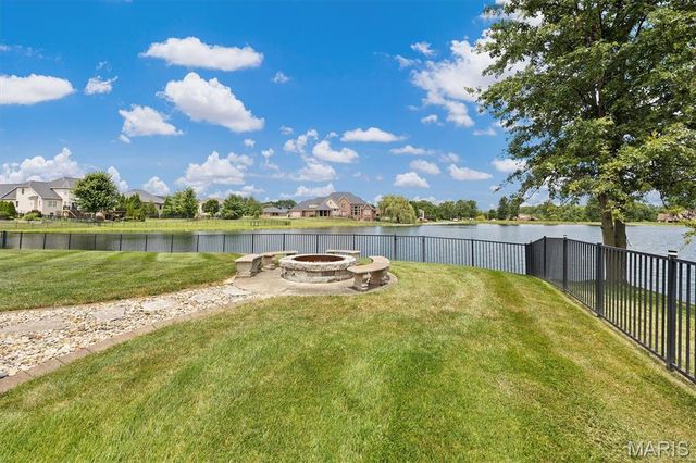 3534 S Arbor Lake Drive, Edwardsville, IL 62025