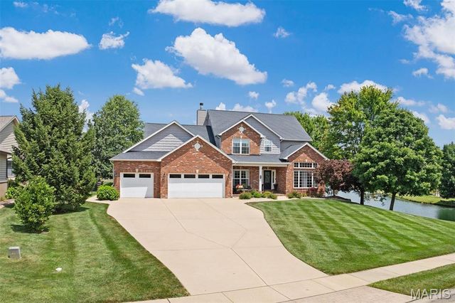 3534 S Arbor Lake Drive, Edwardsville, IL 62025