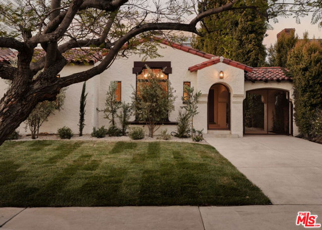 6255 Del Valle Drive, Los Angeles, CA 90048