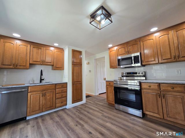 140 Willow Street, Cheshire, CT 06410