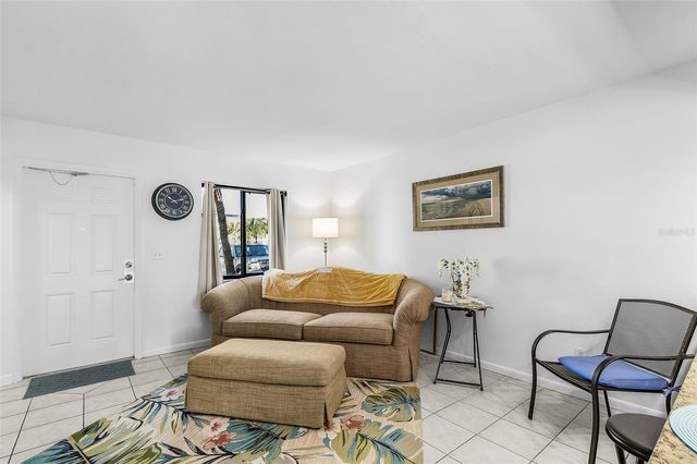 4903 VINCENNES STREET 116, Cape Coral, FL 33904