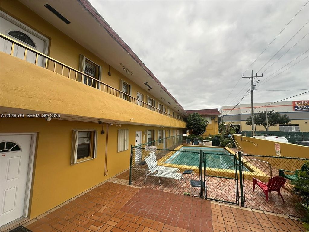 3700 NW 62nd Avenue 107, Virginia Gardens, FL 33166