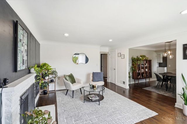 6136 Tahiti Drive, Cincinnati, OH 45224