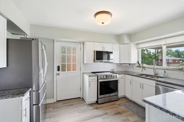 6136 Tahiti Drive, Cincinnati, OH 45224