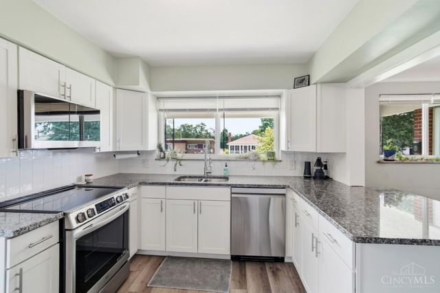 6136 Tahiti Drive, Cincinnati, OH 45224