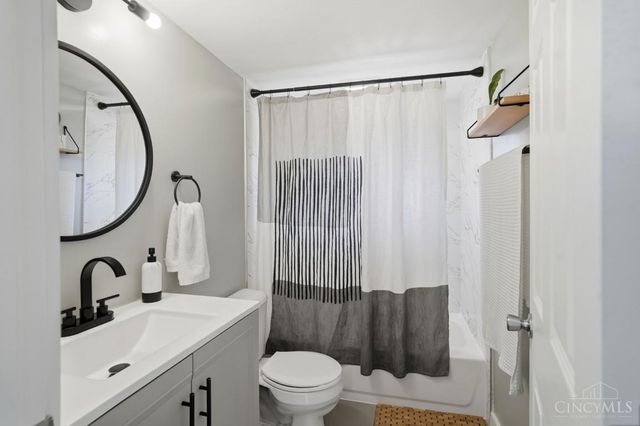 6136 Tahiti Drive, Cincinnati, OH 45224