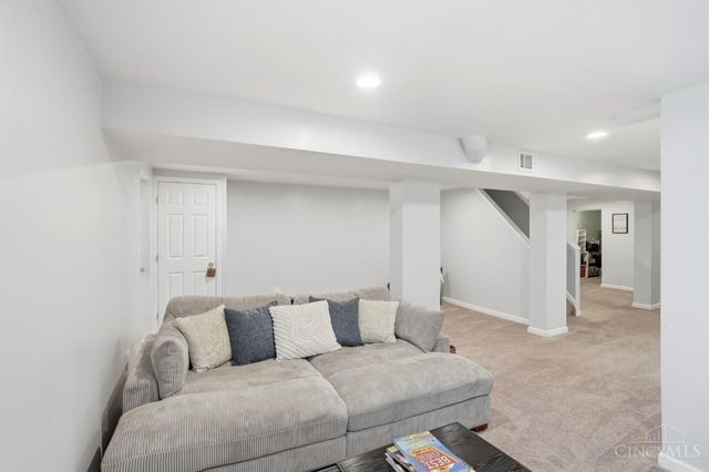 6136 Tahiti Drive, Cincinnati, OH 45224