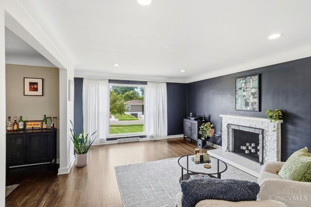 6136 Tahiti Drive, Cincinnati, OH 45224