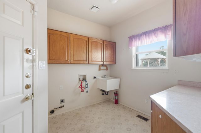 6021 Sonora Avenue NW, Albuquerque, NM 87120