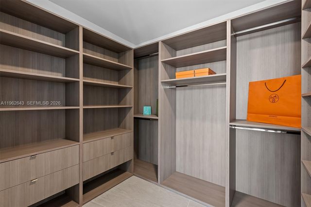 851 NE 1st Ave PH5212, Miami, FL 33132