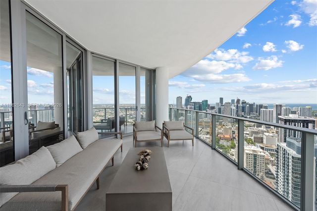 851 NE 1st Ave PH5212, Miami, FL 33132