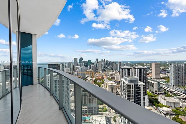 851 NE 1st Ave PH5212, Miami, FL 33132