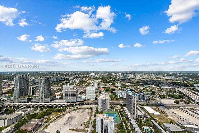 851 NE 1st Ave PH5212, Miami, FL 33132