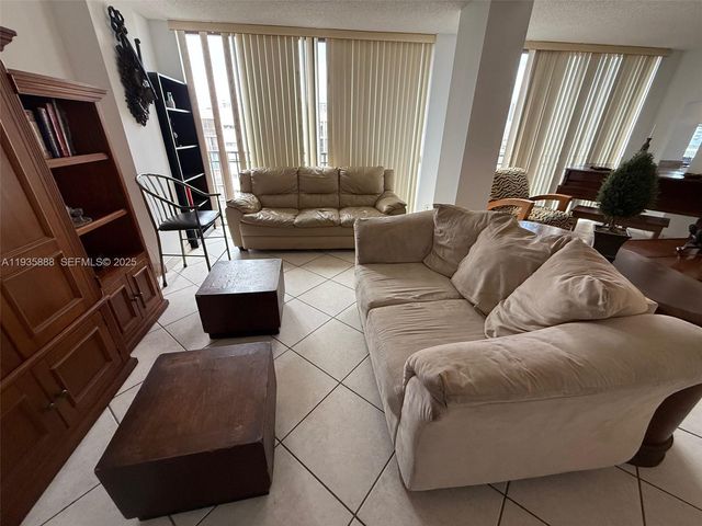 17011 N Bay Rd 1007, Sunny Isles Beach, FL 33160