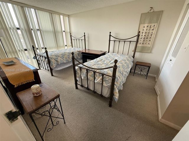 17011 N Bay Rd 1007, Sunny Isles Beach, FL 33160