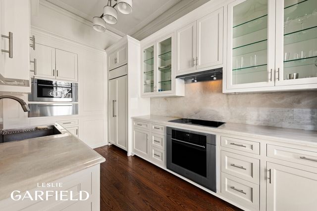 9 E 63RD Street, New York City, NY 10065
