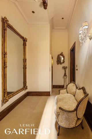 9 E 63RD Street, New York City, NY 10065
