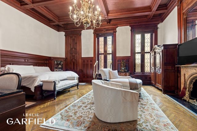 9 E 63RD Street, New York City, NY 10065