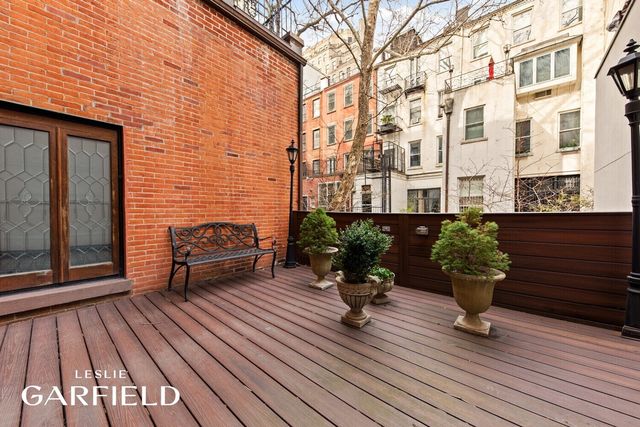 9 E 63RD Street, New York City, NY 10065
