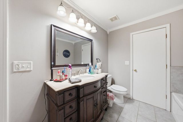 2450 Saddle Ridge Drive, Joliet, IL 60432