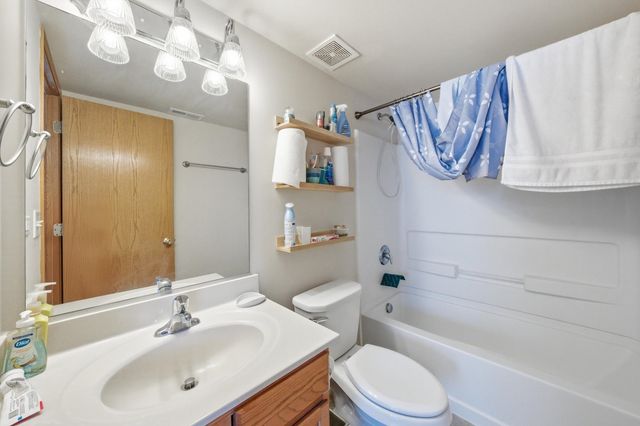 2450 Saddle Ridge Drive, Joliet, IL 60432