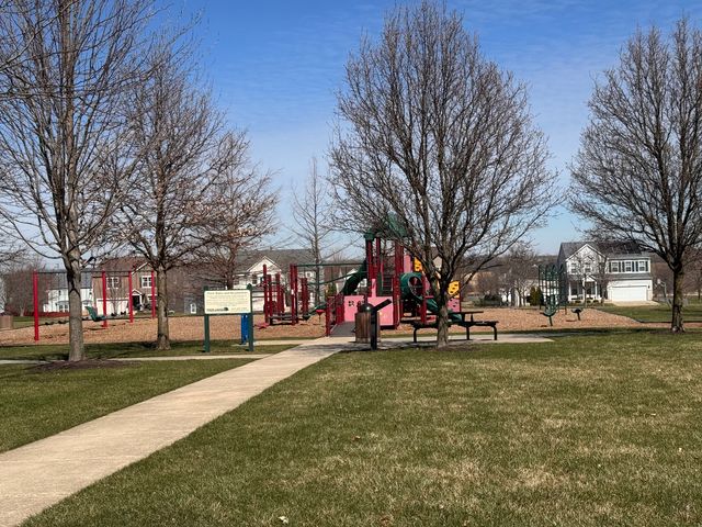 2450 Saddle Ridge Drive, Joliet, IL 60432