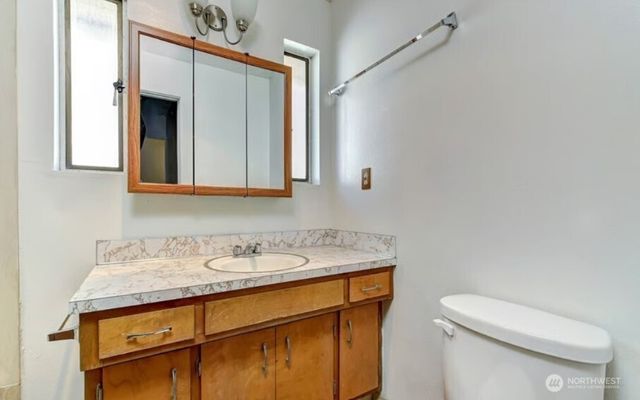 5916 California Avenue SW, Seattle, WA 98136