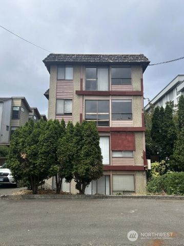 5916 California Avenue SW, Seattle, WA 98136