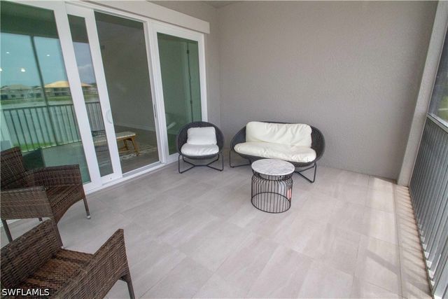 163 Indies DR E 106, Naples, FL 34114
