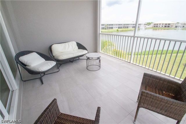 163 Indies DR E 106, Naples, FL 34114