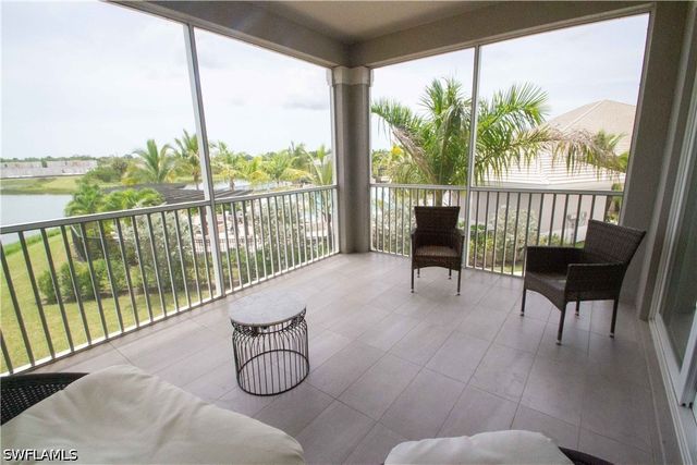 163 Indies DR E 106, Naples, FL 34114