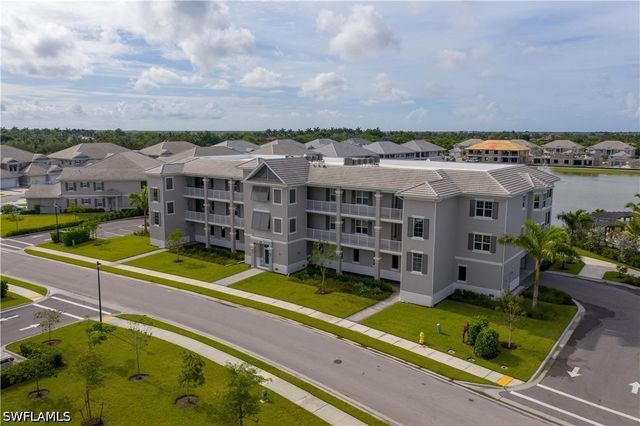 163 Indies DR E 106, Naples, FL 34114