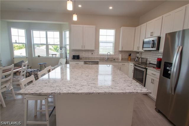 163 Indies DR E 106, Naples, FL 34114