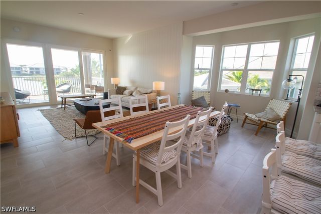 163 Indies DR E 106, Naples, FL 34114