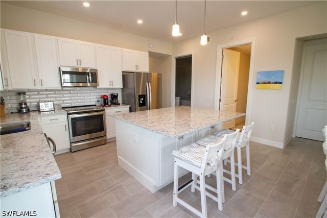 163 Indies DR E 106, Naples, FL 34114