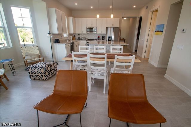 163 Indies DR E 106, Naples, FL 34114