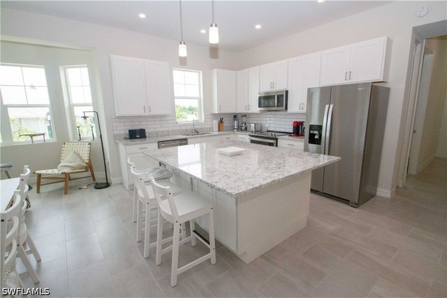 163 Indies DR E 106, Naples, FL 34114