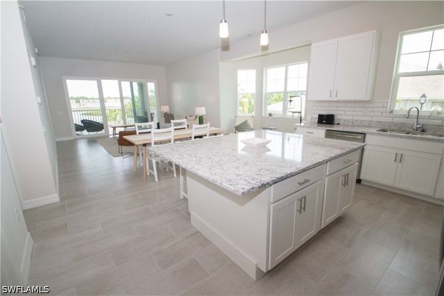 163 Indies DR E 106, Naples, FL 34114
