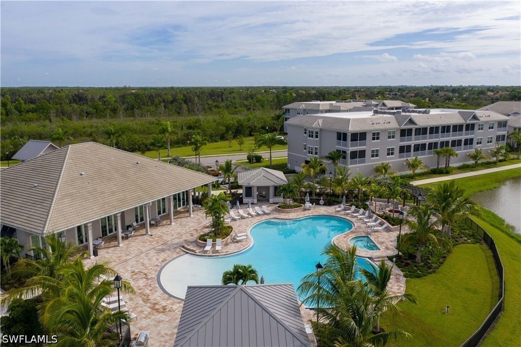 163 Indies DR E 106, Naples, FL 34114